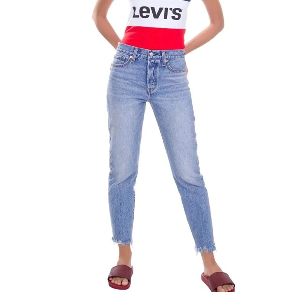 •LAST PAIR* Levi’s Wedgie hi waisted VTG inspired frayed jeans NWT SZ 30/SZ 10 - Picture 4 of 15